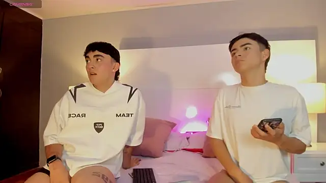 Bratzboys online show from May 14, 1:29 pm