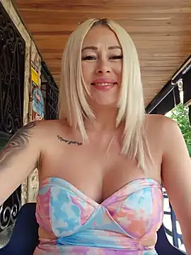 Snapshot of MILFBARBY chatting on June 25, 7:13 am MILFBARBY online show from June 25, 7:13 am