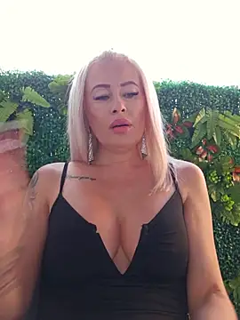 Snapshot of MILFBARBY chatting on July 7, 6:05 am MILFBARBY online show from July 7, 6:05 am