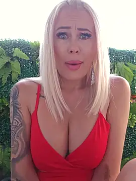 Snapshot of MILFBARBY chatting on July 12, 6:04 am MILFBARBY online show from July 12, 6:04 am