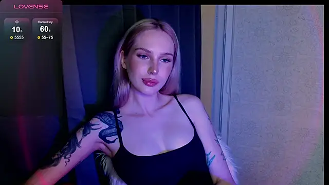 MichelleVelour online show from July 6, 6:32 pm