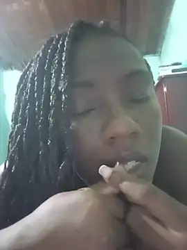 sandycollens  online show from June 4, 11:55 pm