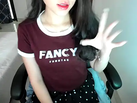Linh smile  online show from June 30, 8:26 am