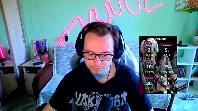 Snapshot of MeLanXolik chatting on June 21, 5:32 am MeLanXolik online show from June 21, 5:32 am