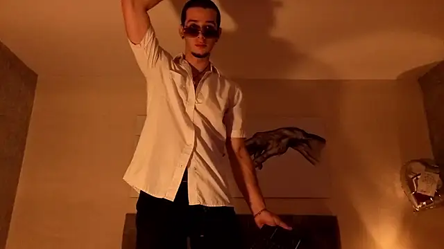 isaacblaze  online show from May 21, 3:57 am