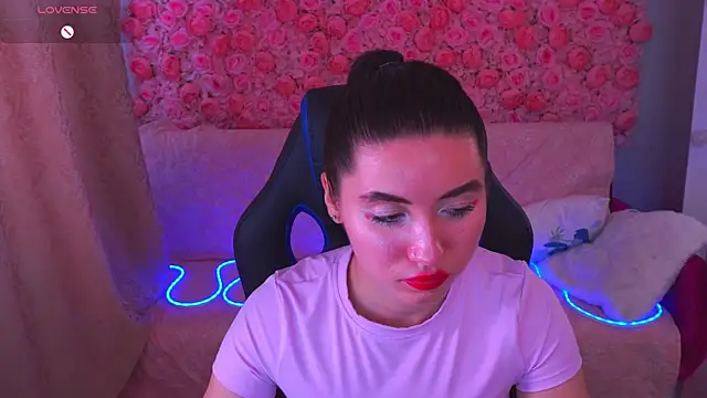 Snapshot of Lola_Leeee chatting on May 12, 12:57 pm Lola Leeee online show from May 12, 12:57 pm
