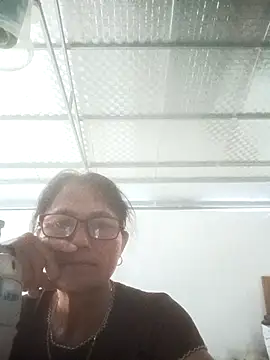Snapshot of Vieekee chatting on July 6, 11:29 am Vieekee online show from July 6, 11:29 am