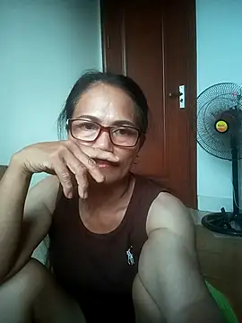 Snapshot of Vieekee chatting on July 30, 10:14 am Vieekee online show from July 30, 10:14 am