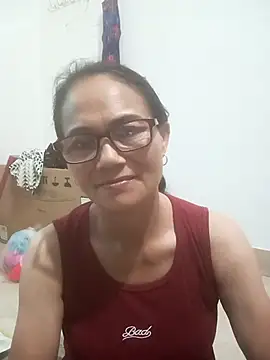 Snapshot of Vieekee chatting on August 4, 11:13 am Vieekee online show from August 4, 11:13 am