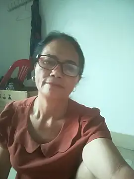 Snapshot of Vieekee chatting on August 7, 3:30 am Vieekee online show from August 7, 3:30 am