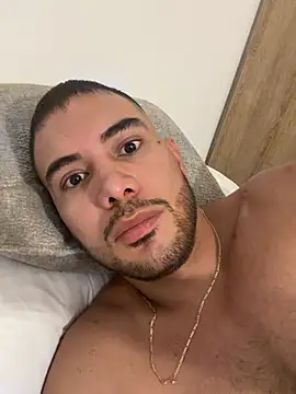 Snapshot of marlon_sanmiguel chatting on May 28, 4:43 am marlon sanmiguel online show from May 28, 4:43 am