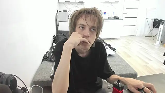 Nolan Sagee online show from June 19, 10:19 am