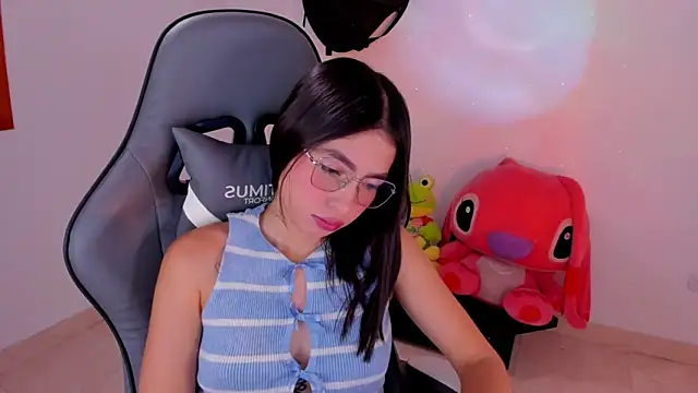 Scarleth Ferrec online show from June 17, 2:18 pm