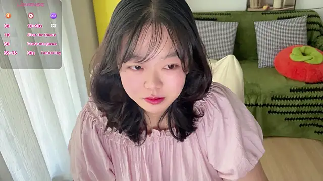 0lina0 online show from July 30, 8:35 am