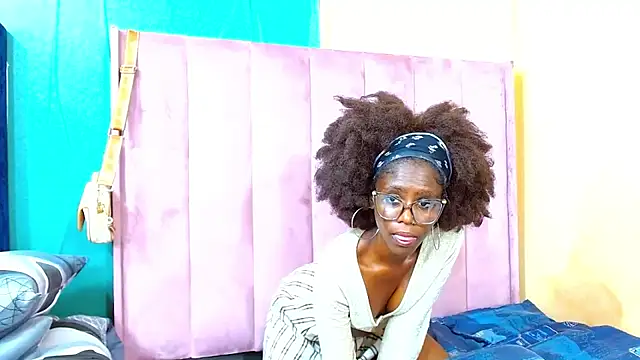 SexySlimTeaXx online show from June 14, 9:17 pm