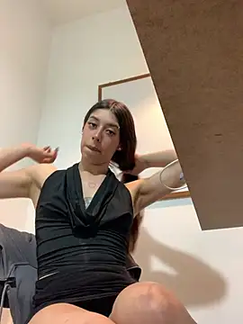 Snapshot of SarahFox- chatting on May 12, 8:17 pm SarahFox- online show from May 12, 8:17 pm