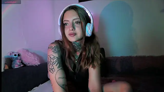 Snapshot of brat_rebeca chatting on July 15, 6:57 pm brat rebeca online show from July 15, 6:57 pm