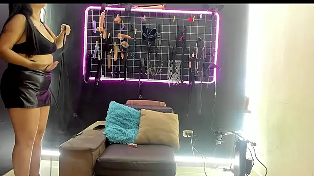 MistressMia bdsm online show from May 22, 6:35 pm