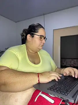 marianacooper1234 online show from May 14, 2:24 pm