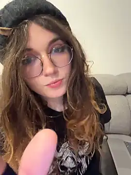 cutypiefull online show from May 16, 12:40 am