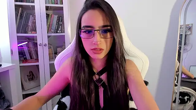 AgathaBlair online show from May 20, 12:11 pm