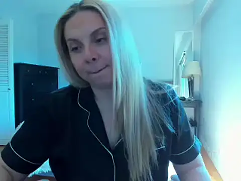 Laviora online show from May 27, 11:02 pm