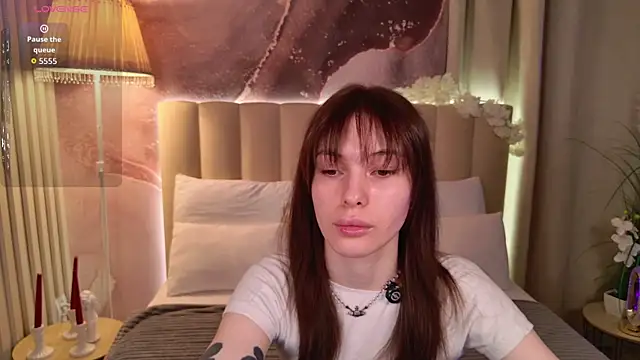 Mili Joy online show from May 18, 7:41 pm