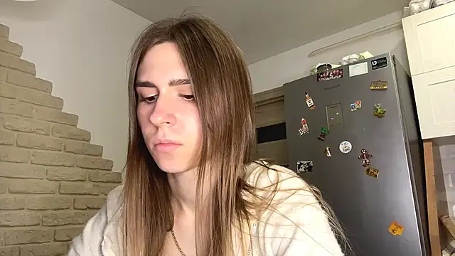 ZaraGuyette online show from May 18, 4:07 am