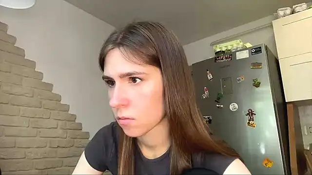 ZaraGuyette online show from May 24, 5:23 am