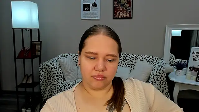 DianaKristol online show from May 17, 5:31 pm