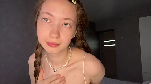 Emily Mur  online show from May 19, 5:14 am