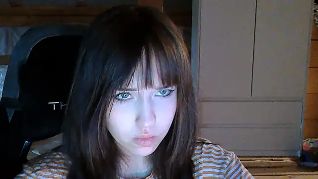 NoirEva online show from May 23, 5:17 pm