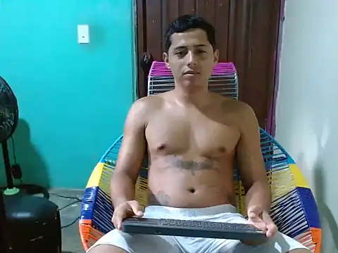 Snapshot of Lil_condor_baby chatting on July 4, 7:53 pm Lil condor baby online show from July 4, 7:53 pm