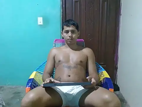 Snapshot of Lil_condor_baby chatting on July 6, 8:11 pm Lil condor baby online show from July 6, 8:11 pm