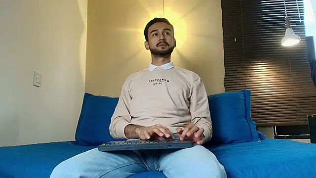 AxelClark S online show from May 23, 8:13 pm