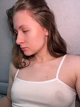 MiaWyn online show from May 19, 2:07 am