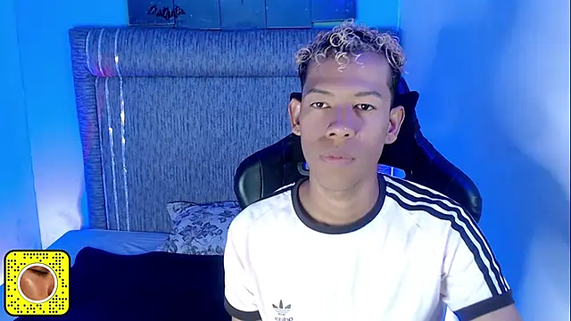 Taylerr 18 online show from May 14, 5:36 am