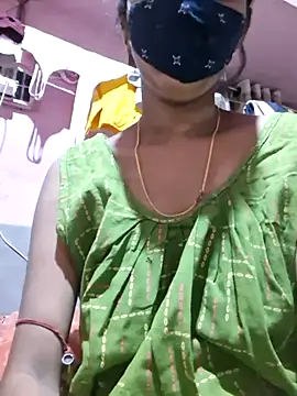 Snapshot of diyadey25012 chatting on May 19, 1:39 pm diyadey25012 online show from May 19, 1:39 pm