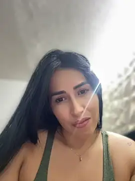 areviklusine1 online show from May 7, 11:21 pm