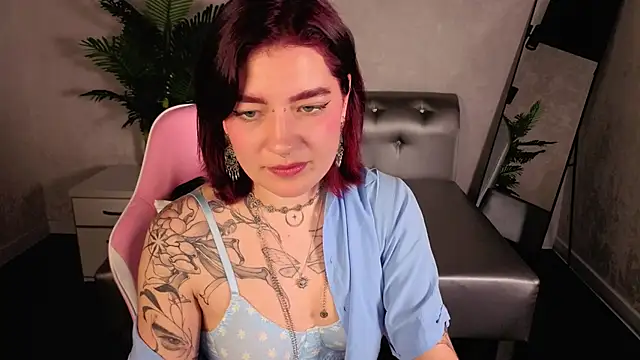Nikki Gringer online show from May 27, 1:57 am
