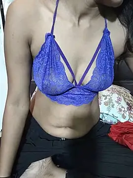Snapshot of Bipasha_Vasu chatting on June 20, 6:11 pm Bipasha Vasu online show from June 20, 6:11 pm