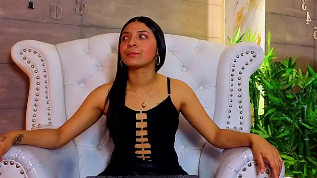 Roxanna Latina online show from May 14, 11:50 am