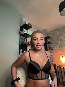 CharlottemilfUKx online show from May 20, 6:14 pm