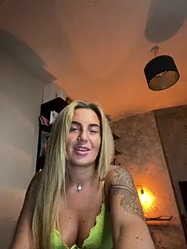 CharlottemilfUKx online show from May 21, 11:34 pm