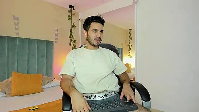 NOAH SIN  online show from June 16, 12:08 pm