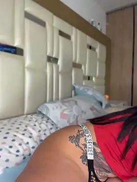 Snapshot of emily-Hornyy chatting on June 9, 11:33 am emily-Hornyy online show from June 9, 11:33 am