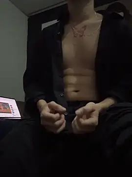 CharlyySantos online show from May 14, 1:34 am