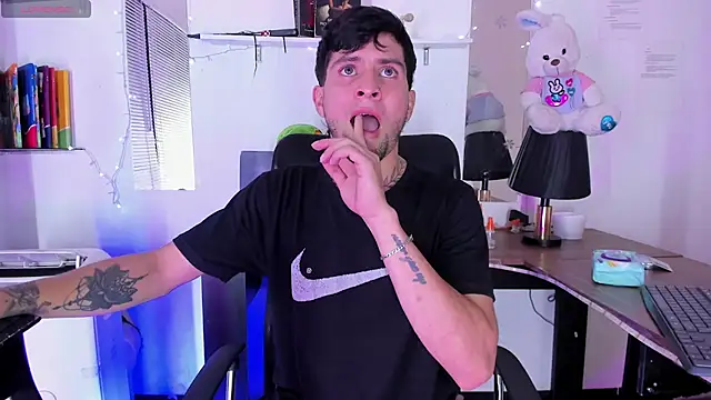 StefanoBigCock online show from May 27, 7:22 pm