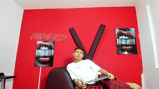 KING LOVERS1 online show from May 23, 7:24 am