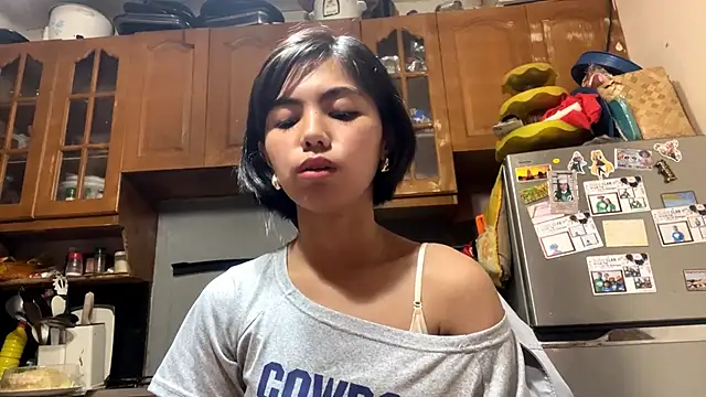 YukikoSchaefers online show from May 25, 3:12 am